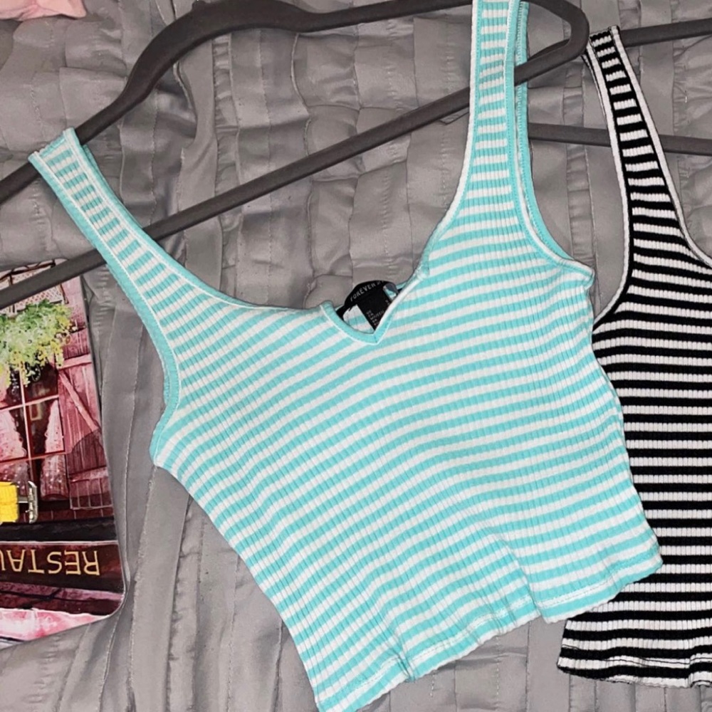 Brand new cropped tank